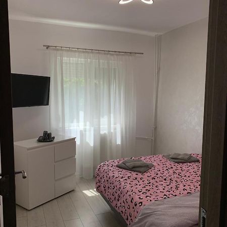 Apartament Regim Hotelier Орадя Экстерьер фото