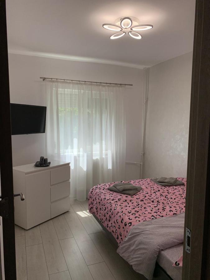 Apartament Regim Hotelier Орадя Экстерьер фото
